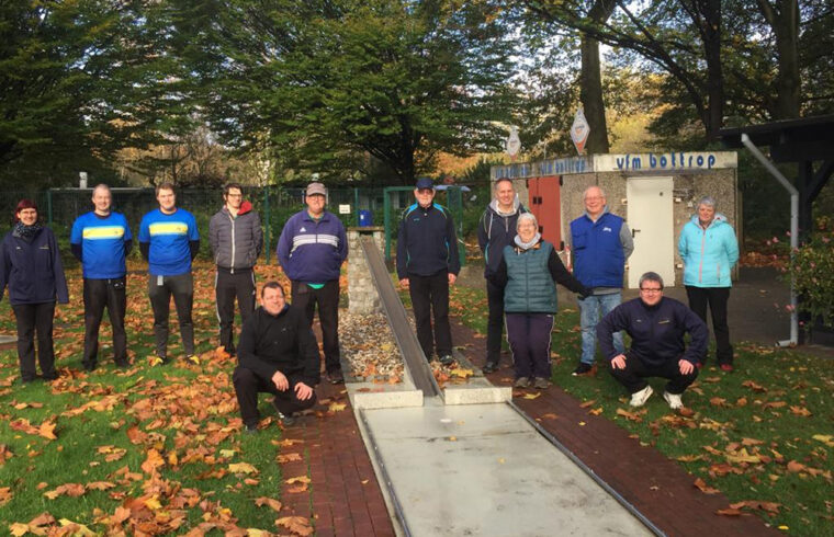 Spielerinnen und Spieler der Paarung VfM Bottrop - 1. Essener CGC