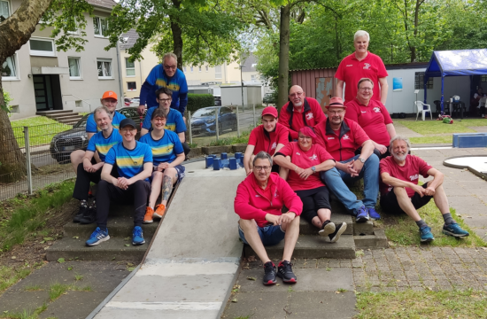 Die Mannschaften des 1. Essener CGC Blau-Gold und des MGC Wanne-Eickel in der ersten überregionalen Runde des DMV-Pokals 2025-2027